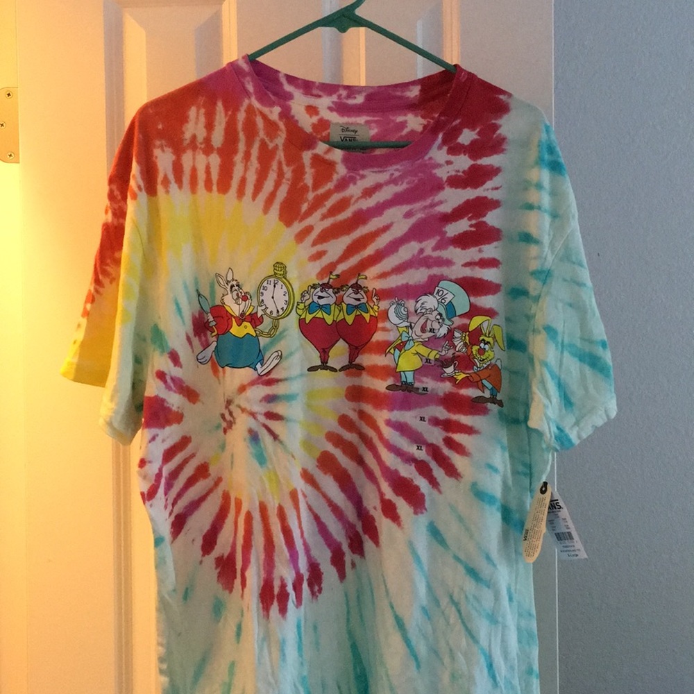 Disney Vans Wonderland Tee XL NWT